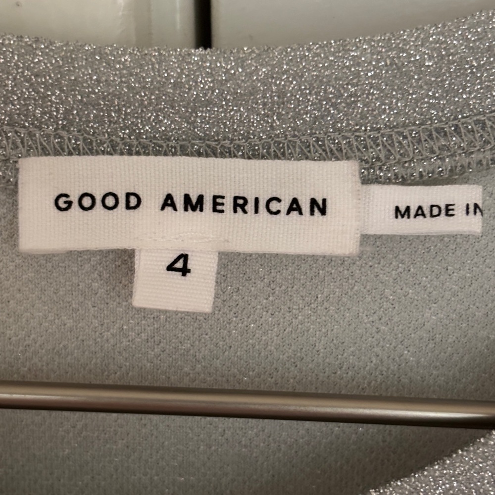 Good American Sparkle Crop Cover-Up Tee, Silver Short Sleeve Crewneck Size 4 - Picture 6 of 11